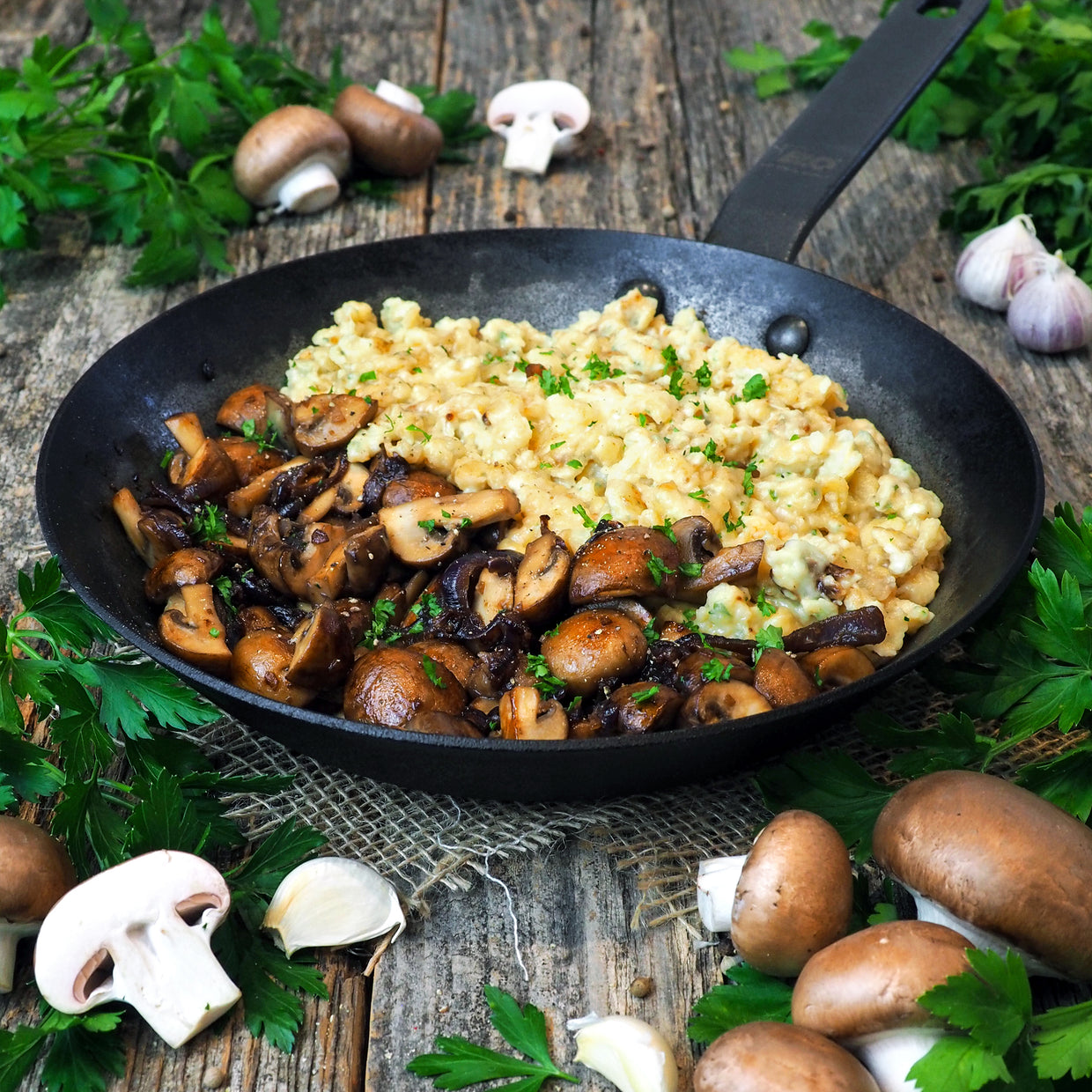 Käsespätzle mit Champignons